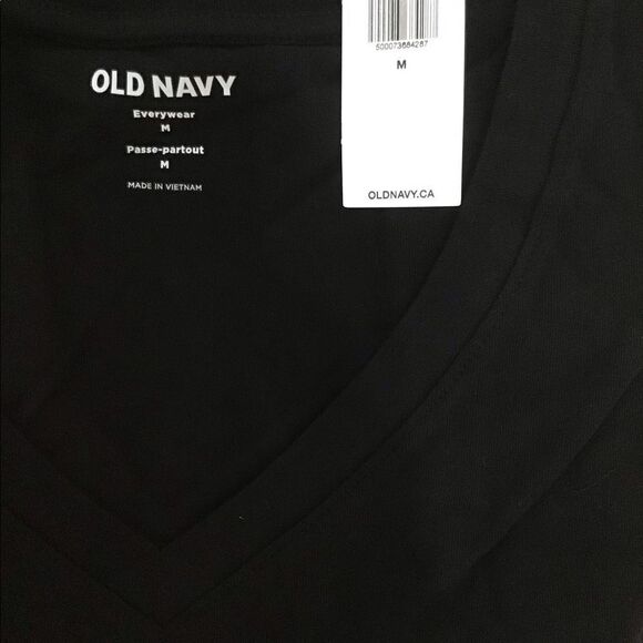 2/40$ Old Navy black tee long sleeves t-shirt v neck soft jersey basics - Picture 2 of 7